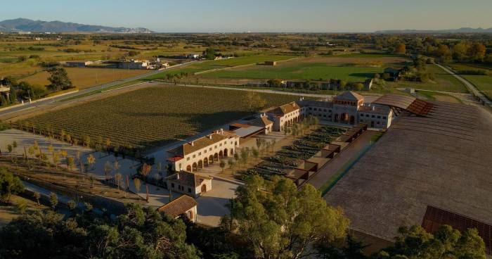 Perelada amplía a tres bodegas su certificación de sostenibilidad del vino