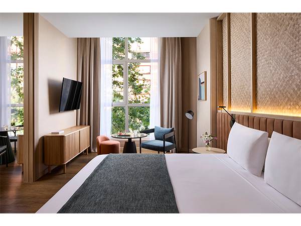 NH renueva dos hoteles urbanos en Barcelona y Valencia para reforzar su oferta mediterránea
