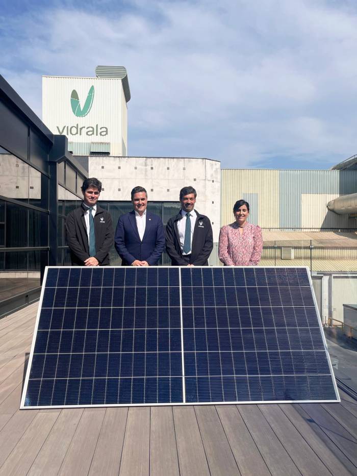 Vidrala pone en marcha en Llodio una planta solar de 7 megavatios para autoconsumo