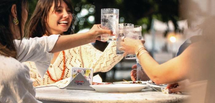 Gin MG Brisa lleva su gira de verano a cuatro fiestas populares