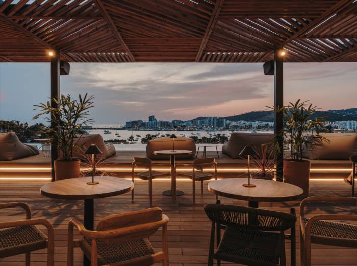 Cielito afianza su segunda temporada con cocina mexicana frente al atardecer de Sant Antoni