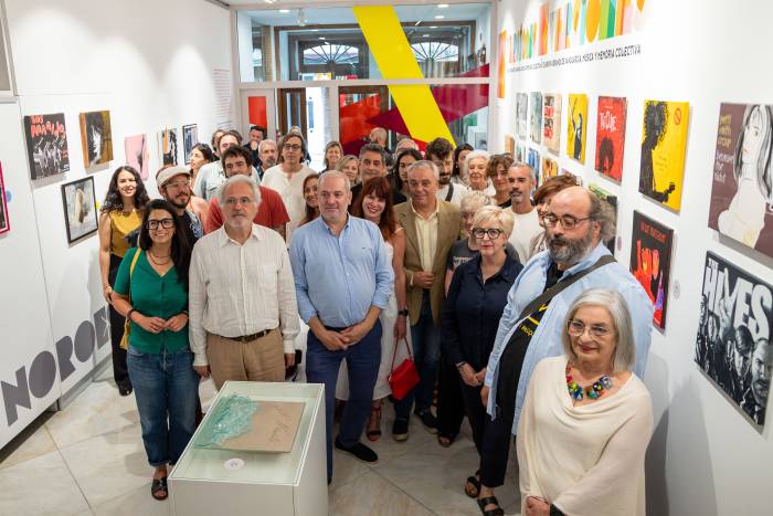 Re Versións abre en A Coruña con 30 obras sobre la memoria musical del Noroeste