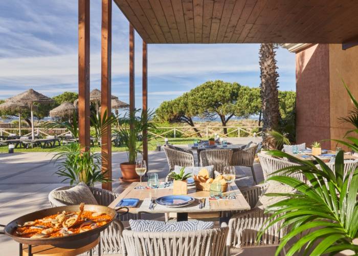 Barceló Punta Umbría Mar convierte Arrozante en una experiencia a ciegas este verano