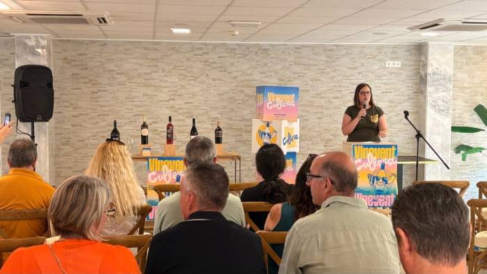 La DO Utiel-Requena lleva VINEVENT a Cullera con catas y maridajes junto al mar