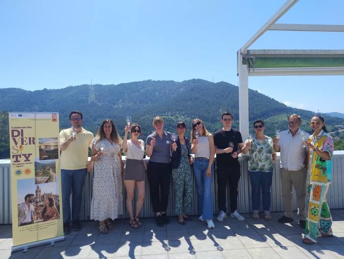 Prescriptores suizos visitan Ribeiro para conocer 19 vinos de la denominación