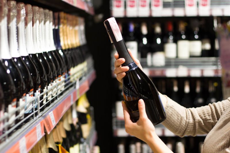 Britain Reviews Rules for Alcohol-Free Drinks
