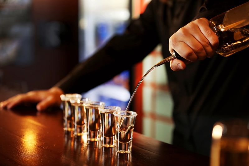 Las bebidas espirituosas aceleran su giro tras caer un 3,8% en ventas