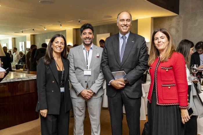 Más de 30 bodegas españolas participarán en el primer Salón de Vinos de España en Argentina