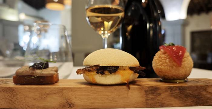 La Carboná celebra 14 años de reconocimiento Michelin y refuerza su compromiso solidario