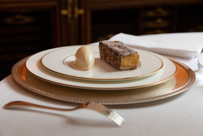 El Santo Mauro convierte su torrija en una cita imprescindible de la Semana Santa madrileña