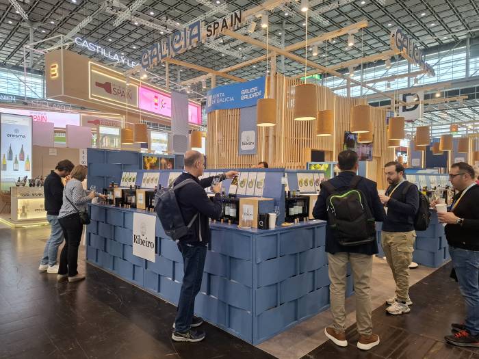 La D.O. Ribeiro presenta 29 vinos en Prowein y atrae a profesionales de 142 países