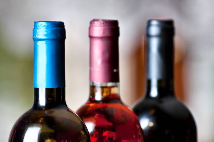 España bate récord en gasto en vino importado pese a comprar menos litros