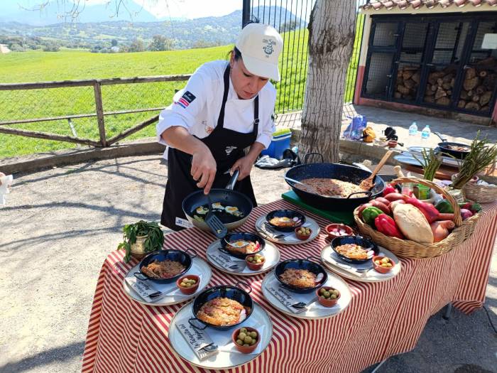 El Chef Sierra de Cádiz arranca en Prado del Rey con la miel como protagonista