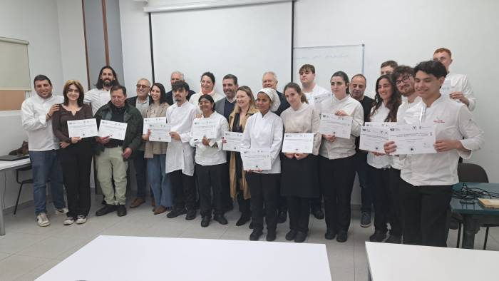 El AOVE suma 22 nuevos embajadores tras el curso de análisis sensorial en Toledo