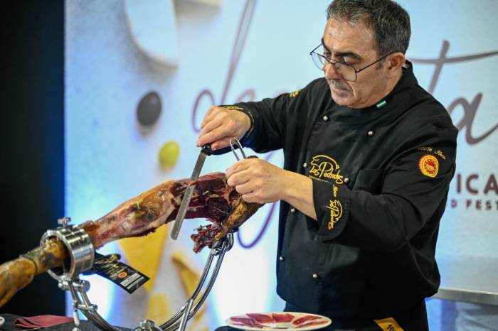 CharcutExpo 2026 reunirá a más de 120 cortadores de jamón en un concurso internacional en IFEMA Madrid