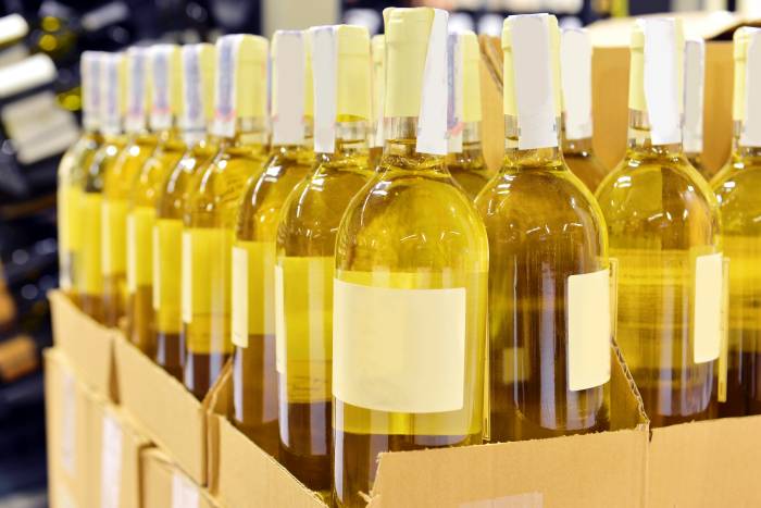 Las exportaciones españolas de vino caen un 3,3% pese al auge en mercados emergentes