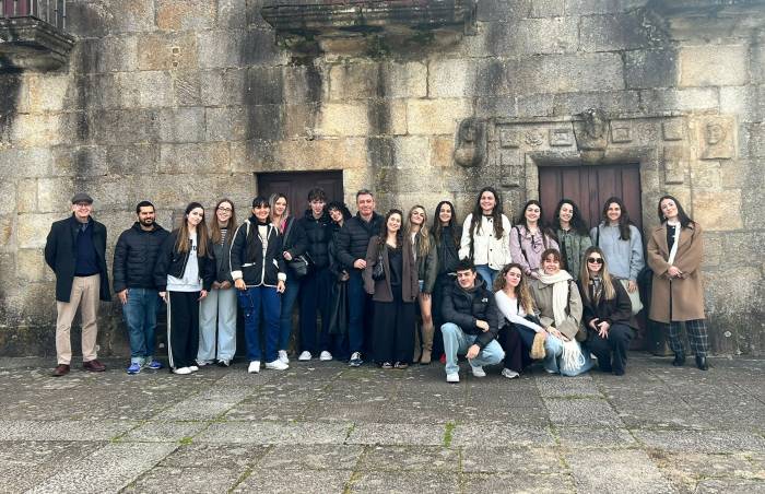 Estudiantes del Máster de Turismo de la Universidad de A Coruña conocen la Ruta del Vino Rías Baixas