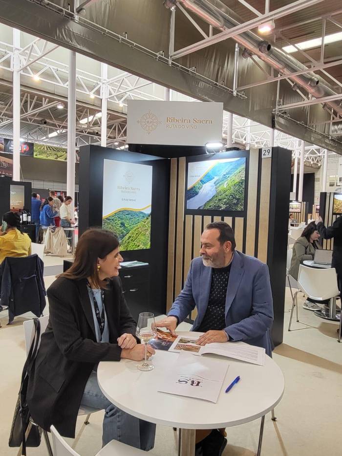 La Ruta del Vino Ribeira Sacra impulsa su proyección internacional en la feria FINE de Valladolid