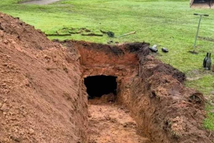 Golf Course Sinkhole Reveals Hidden 19th-Century Wine Cellar Near Manchester