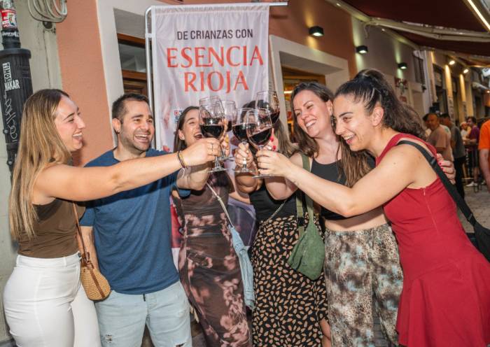 Más de 50 bares de La Laurel llenan la cita de crianza de ESENCIA RIOJA