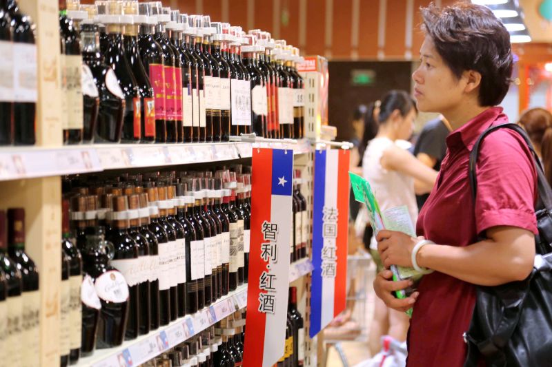 Shanghái obliga a mostrar avisos sanitarios visibles en todas las bebidas alcohólicas