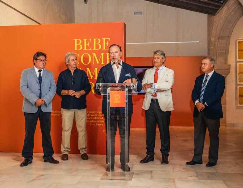 Una exposición de 64 obras coloca el vino en el arranque de la Vendimia de Jerez