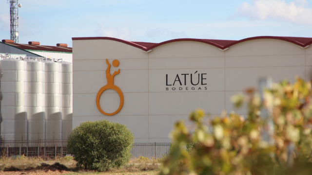 bodegaslatue2.png