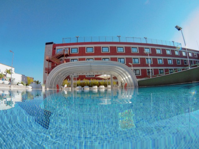 piscinamarriott.jpg