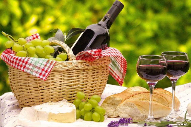 vinos y comidas, un viaje por los sabores de España