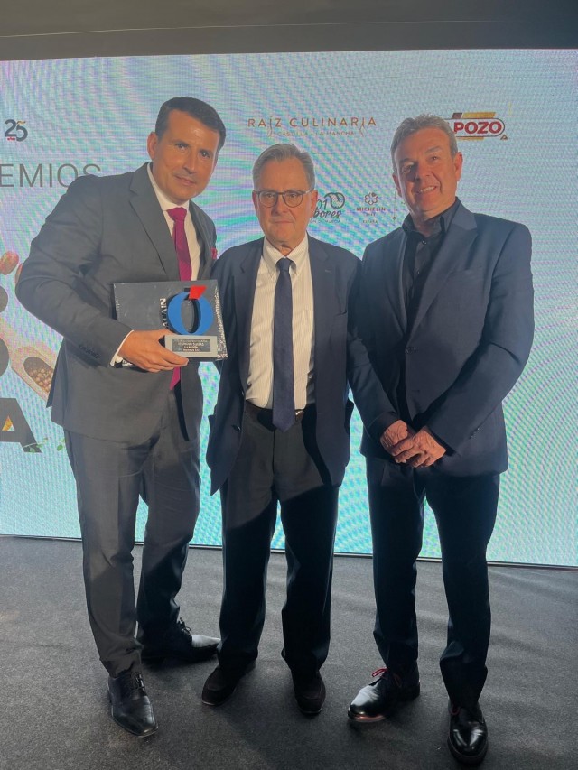 fotopremiosgastrocialarazonmadrid.premioinnovacinenolgica2024.jpg