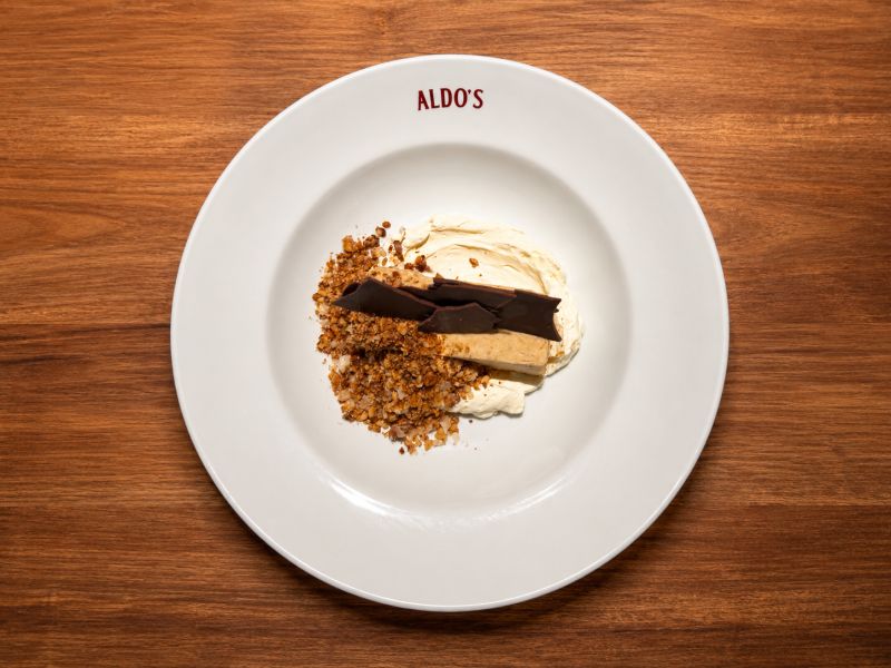 Aldo's vuelve a casa: cocina, vino y una mesa en movimiento