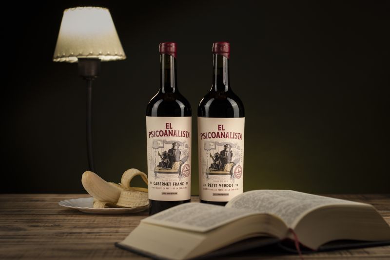 El Psicoanalista Wines invita a brindar por quienes escuchan en el Día del Psicólogo