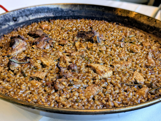 paellavinolioalbertosanzblancocrticagastronmica.png
