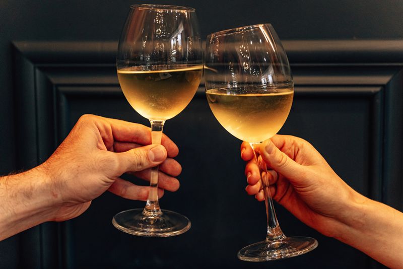 English Wine Producers Face a Supply Glut After a Record 2025 Harvest