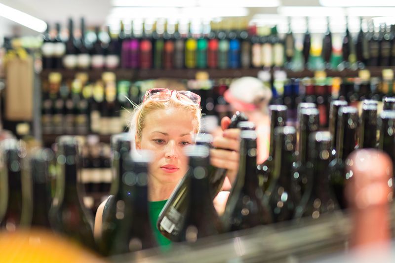 Deutsche Haushalte kauften im ersten Halbjahr 2026 4,4 % weniger Wein.