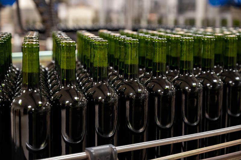 Les exportations mondiales de vin en vrac ont chuté de 18,9 % à 7,1 millions d'hectolitres au premier trimestre.