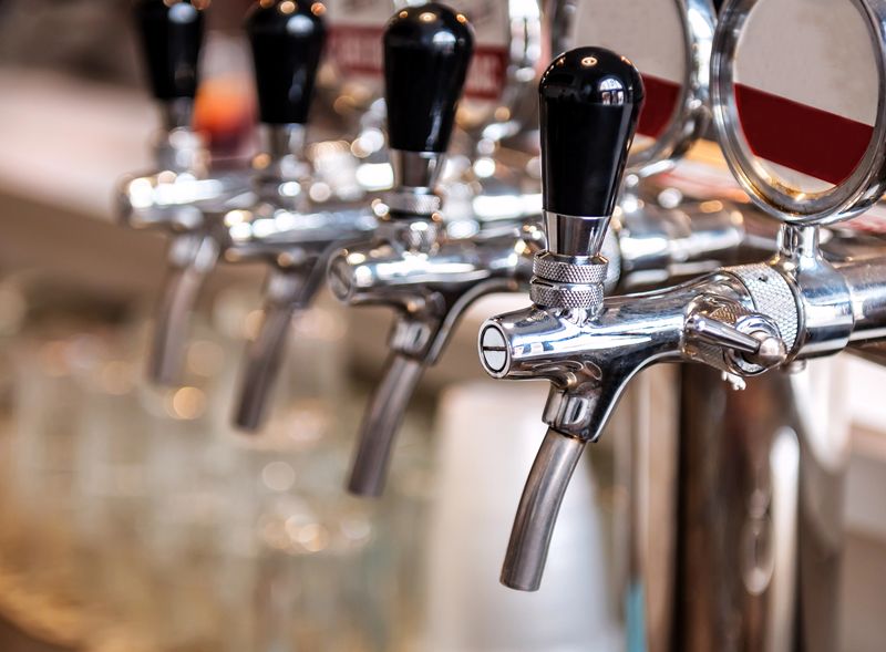 Heineken negocia la compra de 300 pubs en el Reino Unido