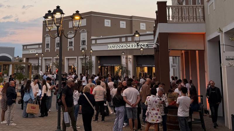 Sicilia Outlet Village encerrou o Calici al Village com o primeiro Fashion Day