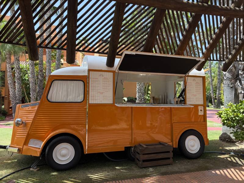 Royal Hideaway Sancti Petri lanza un food truck de comida saludable basado en el Plato de Harvard