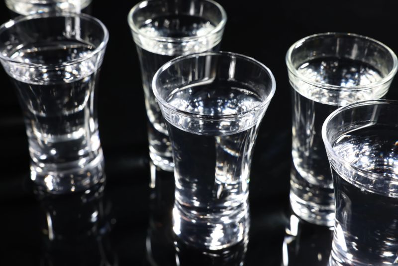 Le panier de baijiu suivi en Chine stagne à 10 784 yuans après quatre hausses quotidiennes