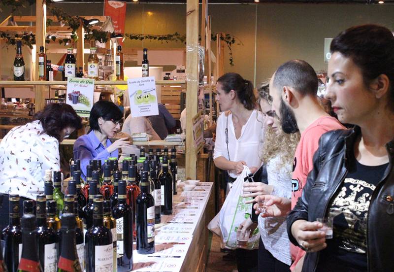 España vende fuera nueve de cada diez botellas de vino ecológico