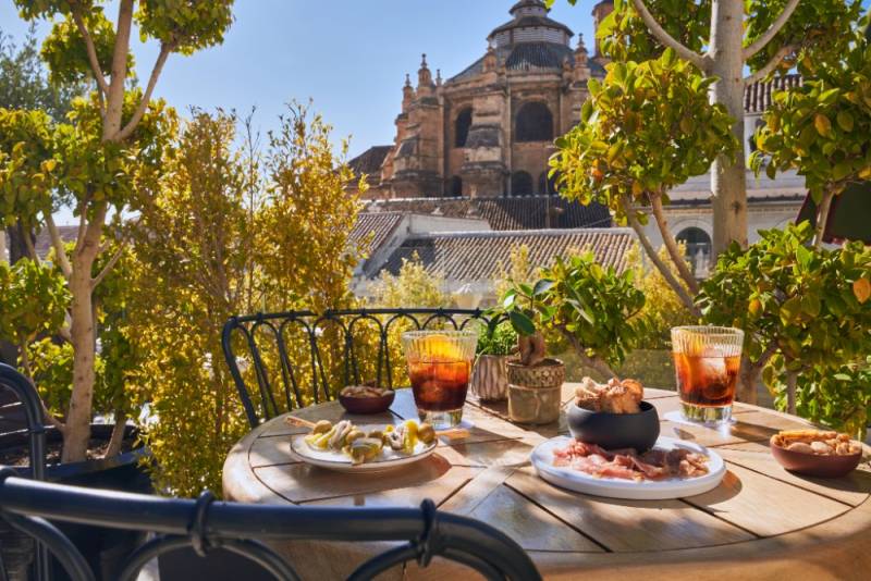 Palacio Gran Vía adapta su oferta gastronómica al horario de invierno en Granada