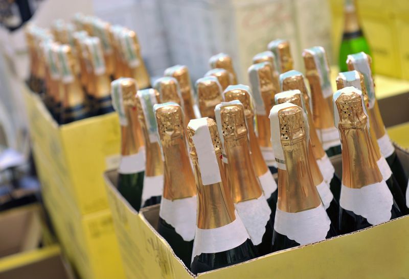 Champagne rari e di vecchie annate trainano una ripresa selettiva del mercato, secondo Liv-ex