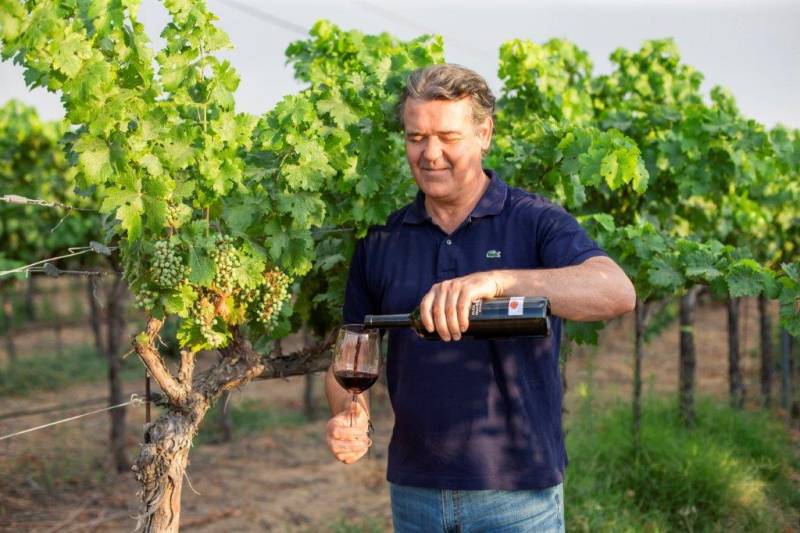 Cuarto Lote ficha a Antonio Reguilón para reforzar su presencia comercial en la hostelería