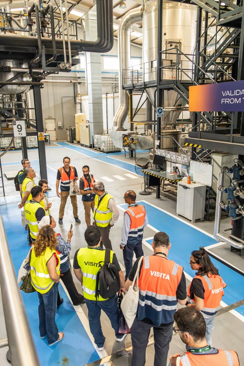 Agronova Biotech abre su planta en Murcia a los asistentes del simposio de la uva de mesa