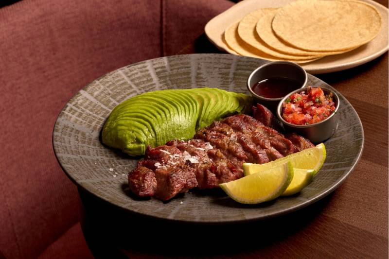 5 Gallos abre en Madrid con cocina vasca unida a sabores mexicanos