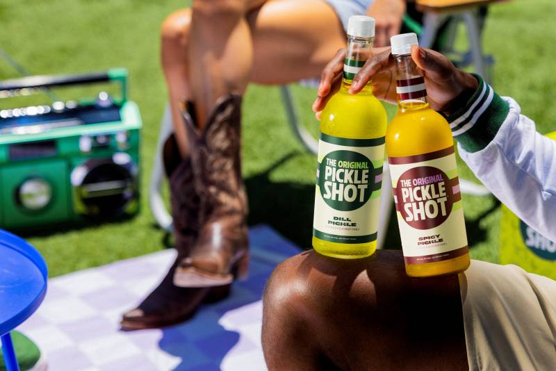 The Original Pickle Shot amplía su distribución a 24 estados con Southern Glazer’s