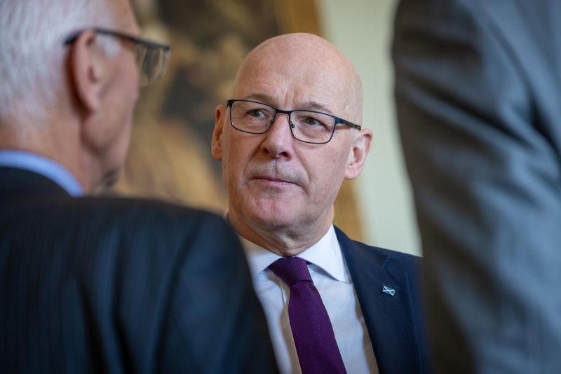 Swinney soutient une baisse des droits d’accise sur les spiritueux avant le budget d’automne britannique