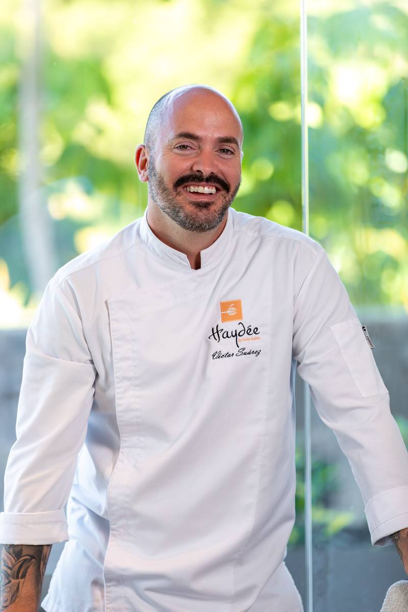Víctor Suárez será el único cocinero canario en una gala solidaria con estrellas Michelin