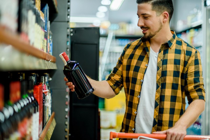Il Parlamento europeo sostiene avvertenze sanitarie obbligatorie sull’alcol nella nuova spinta per la salute pubblica